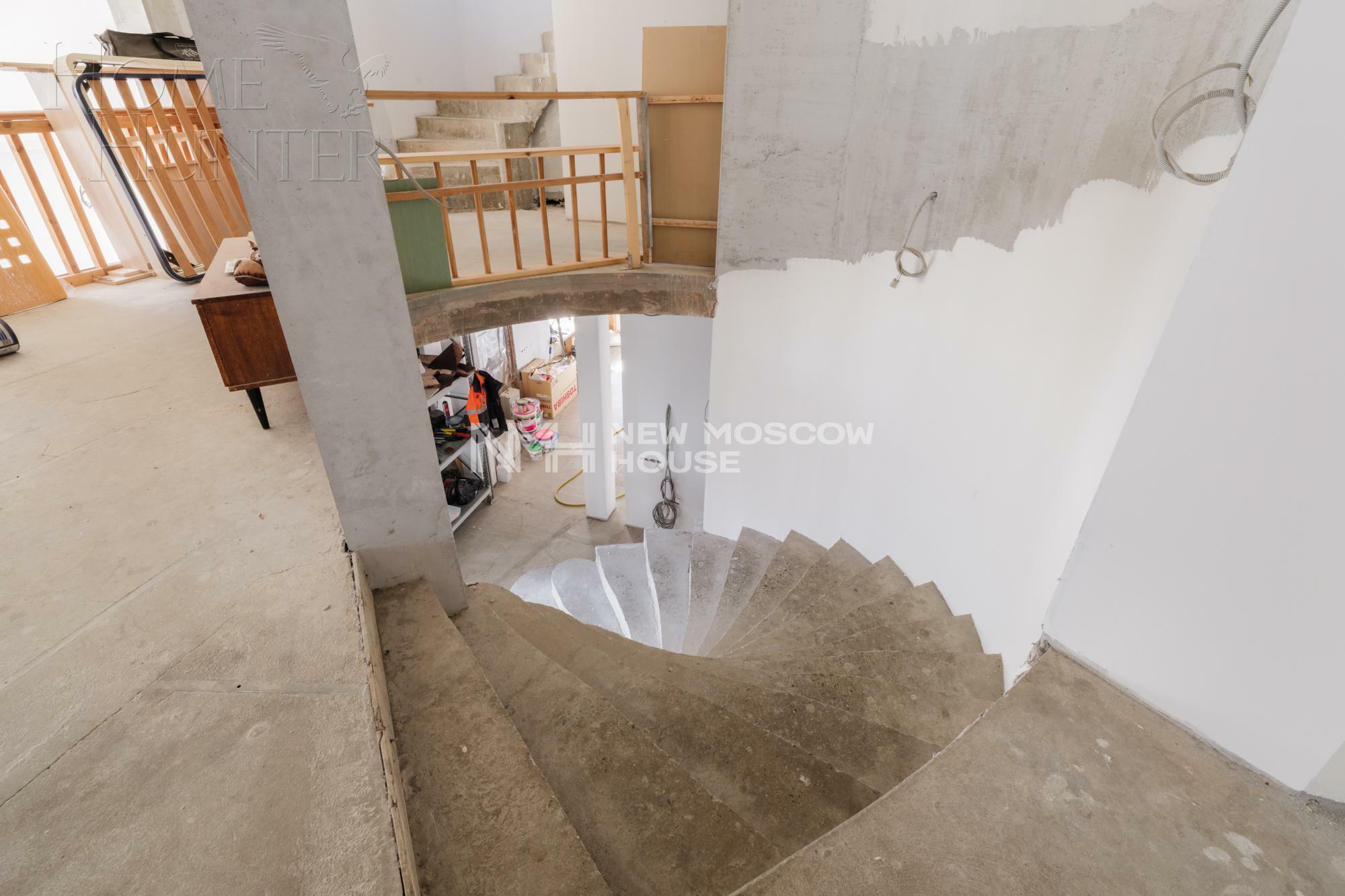 3-этажный коттедж 2 200 м² без отделки