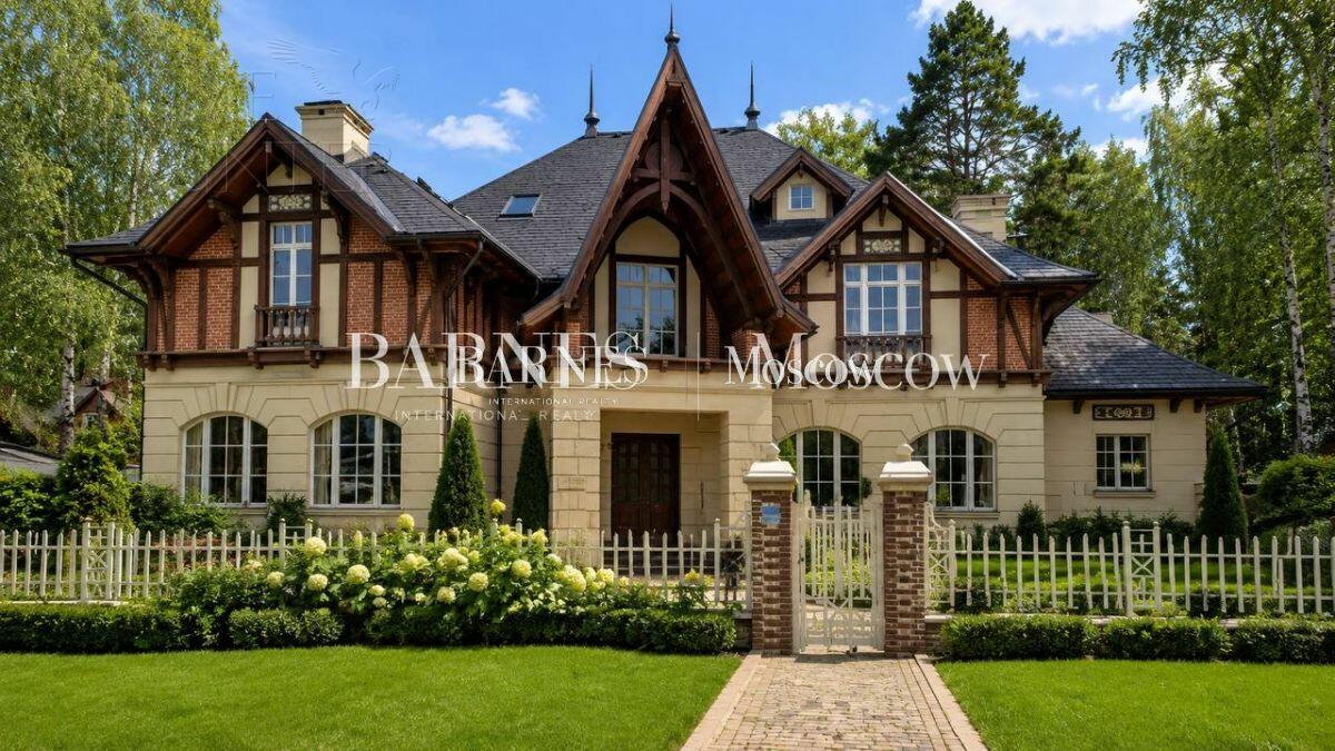 2-этажный коттедж 1 200 м² с отделкой