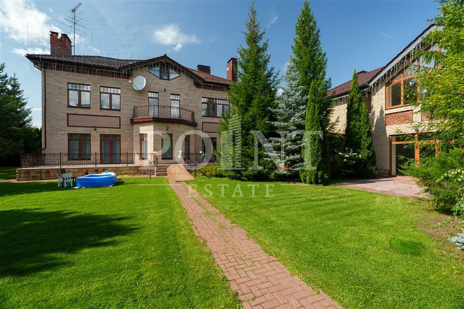 2-этажный коттедж 1 378 м² с отделкой