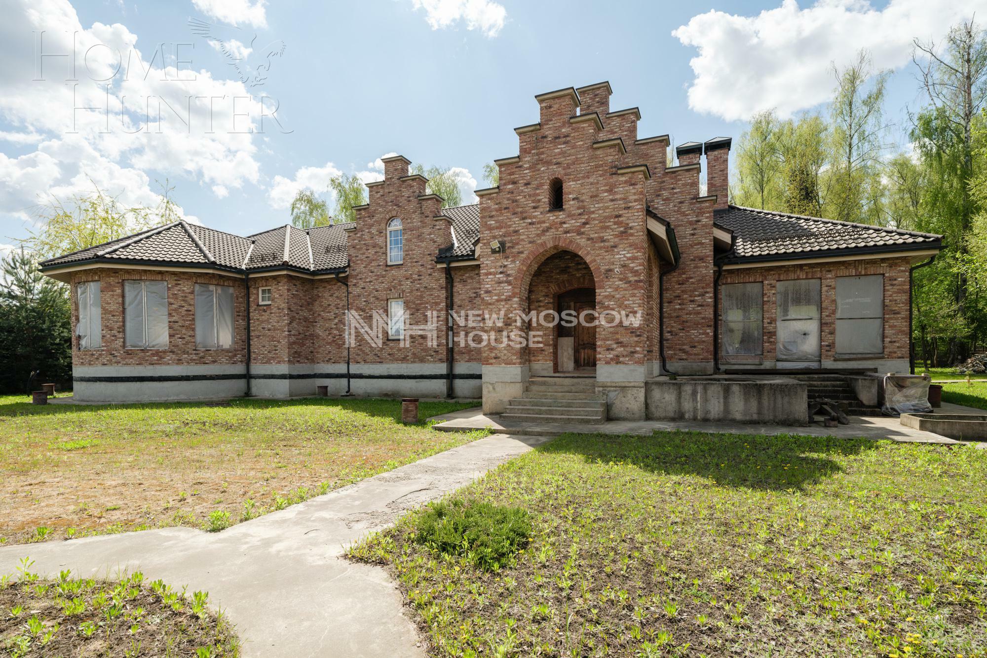 3-этажный коттедж 2 200 м² без отделки