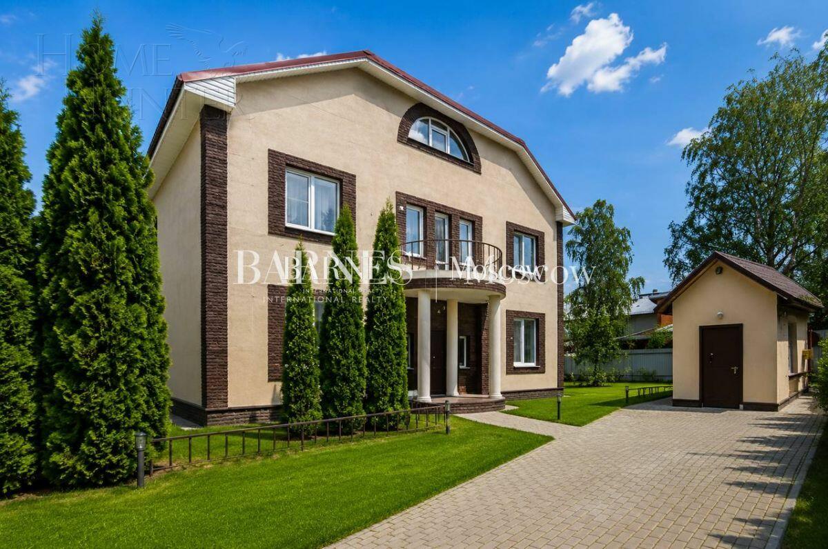 3-этажный коттедж 400 м² с отделкой