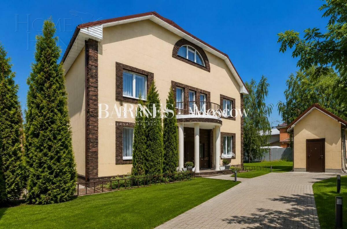3-этажный коттедж 400 м² с отделкой