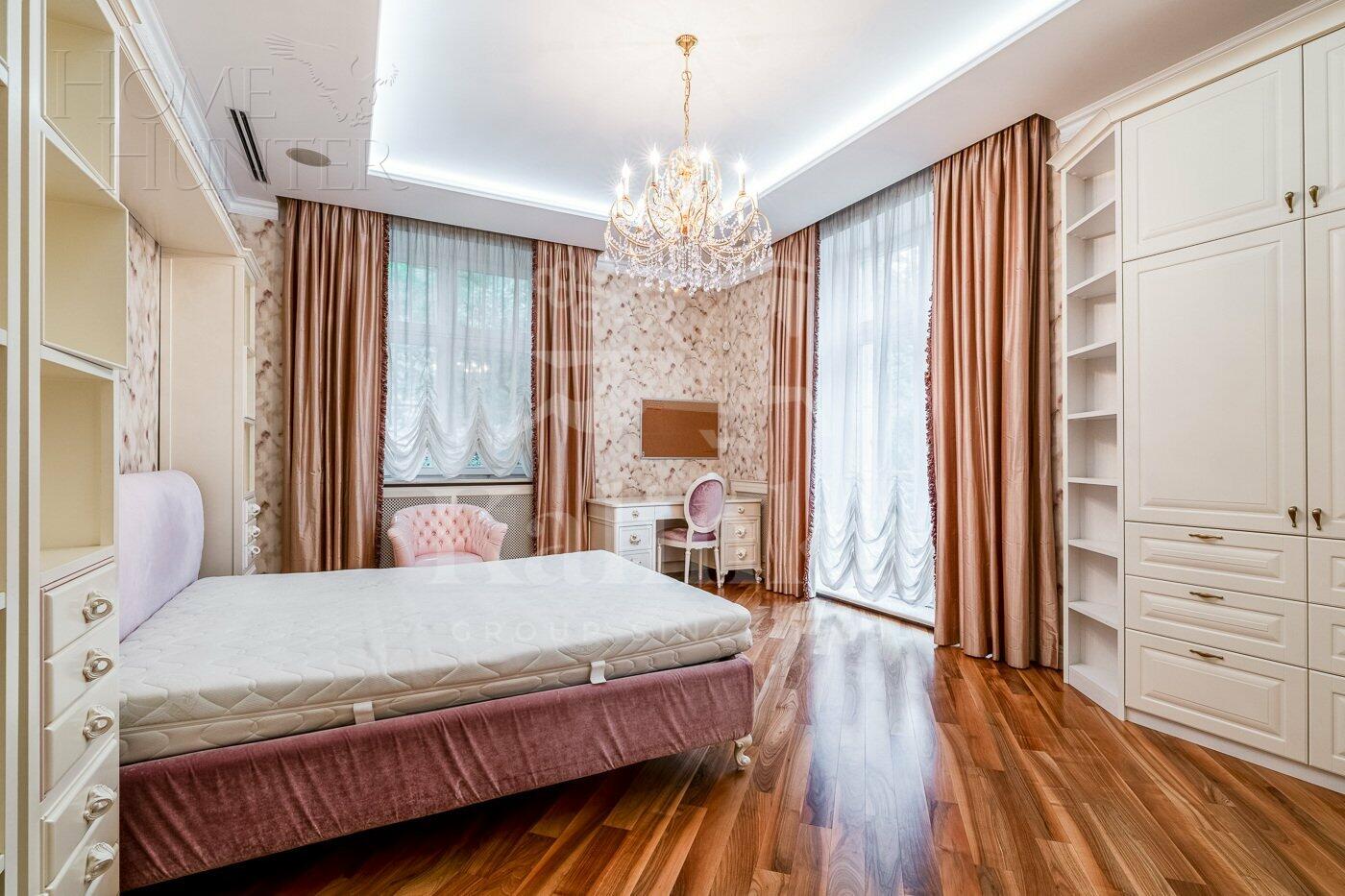 2-этажный коттедж 1 122 м² с отделкой