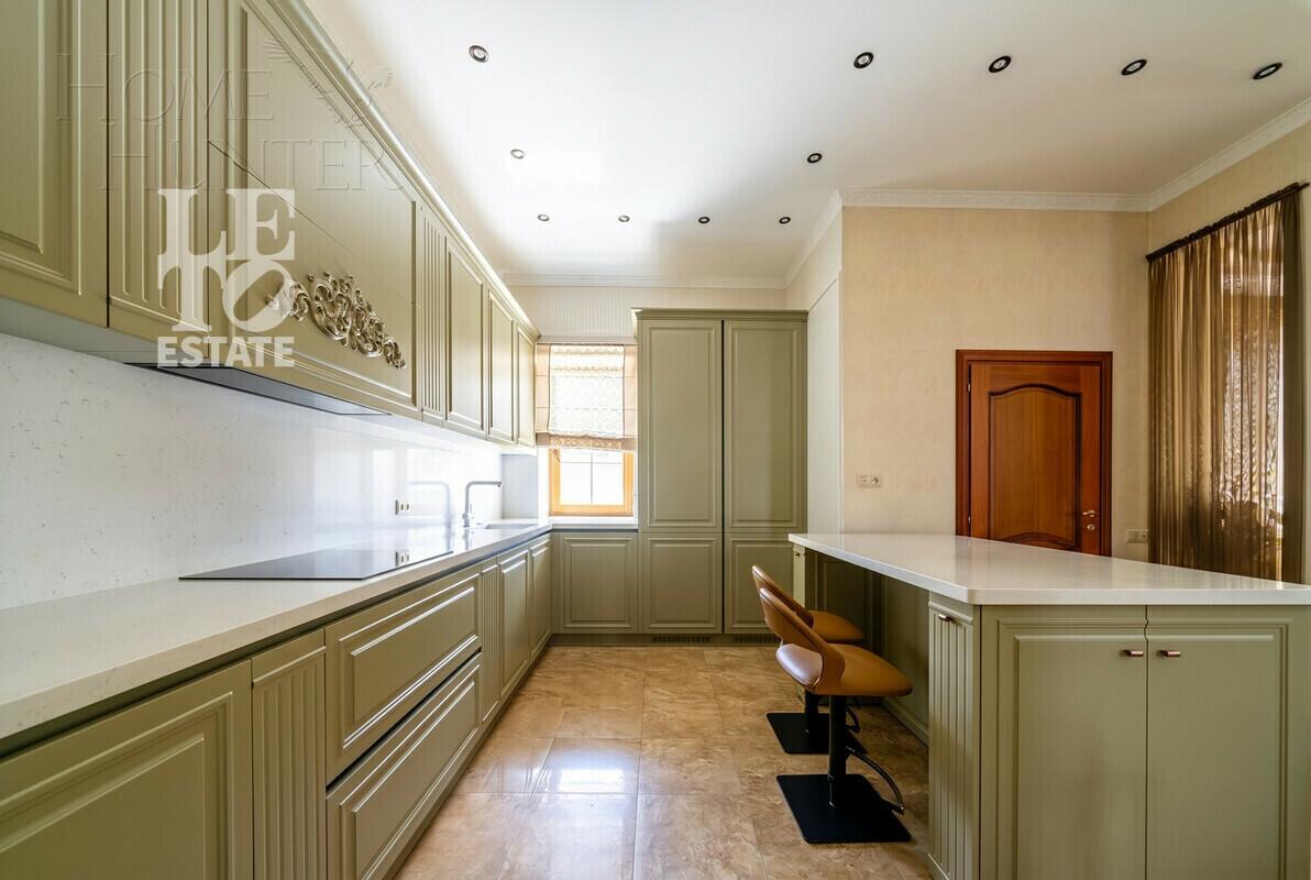 2-этажный коттедж 734.2 м² с отделкой