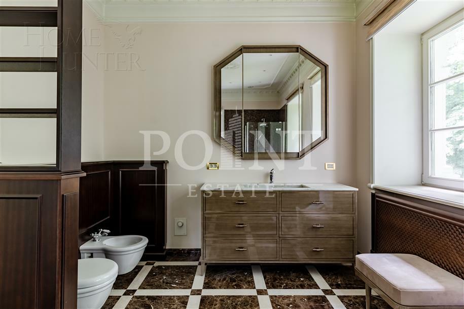 2-этажный коттедж 2 500 м² с отделкой