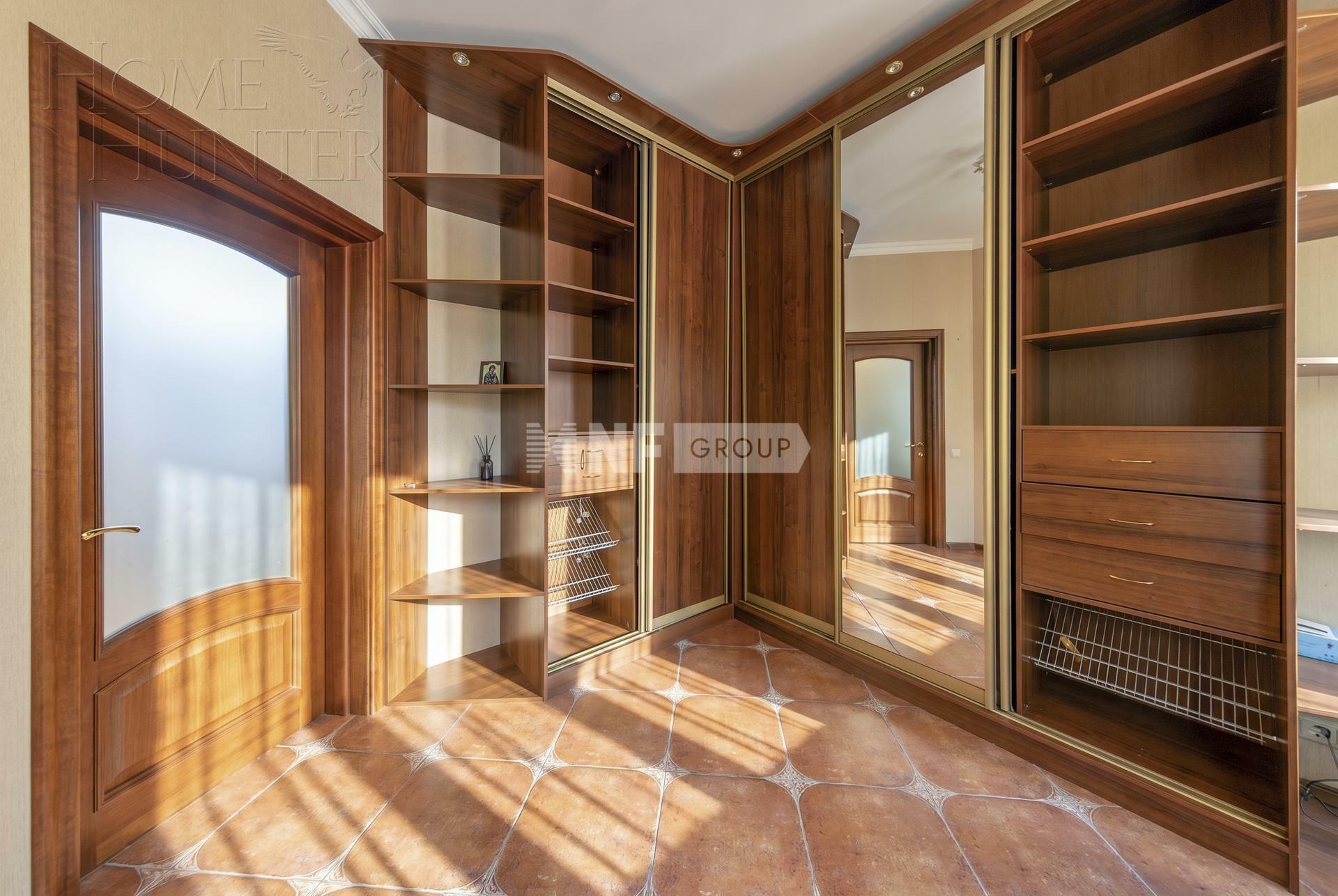 2-этажный коттедж 285 м² с отделкой