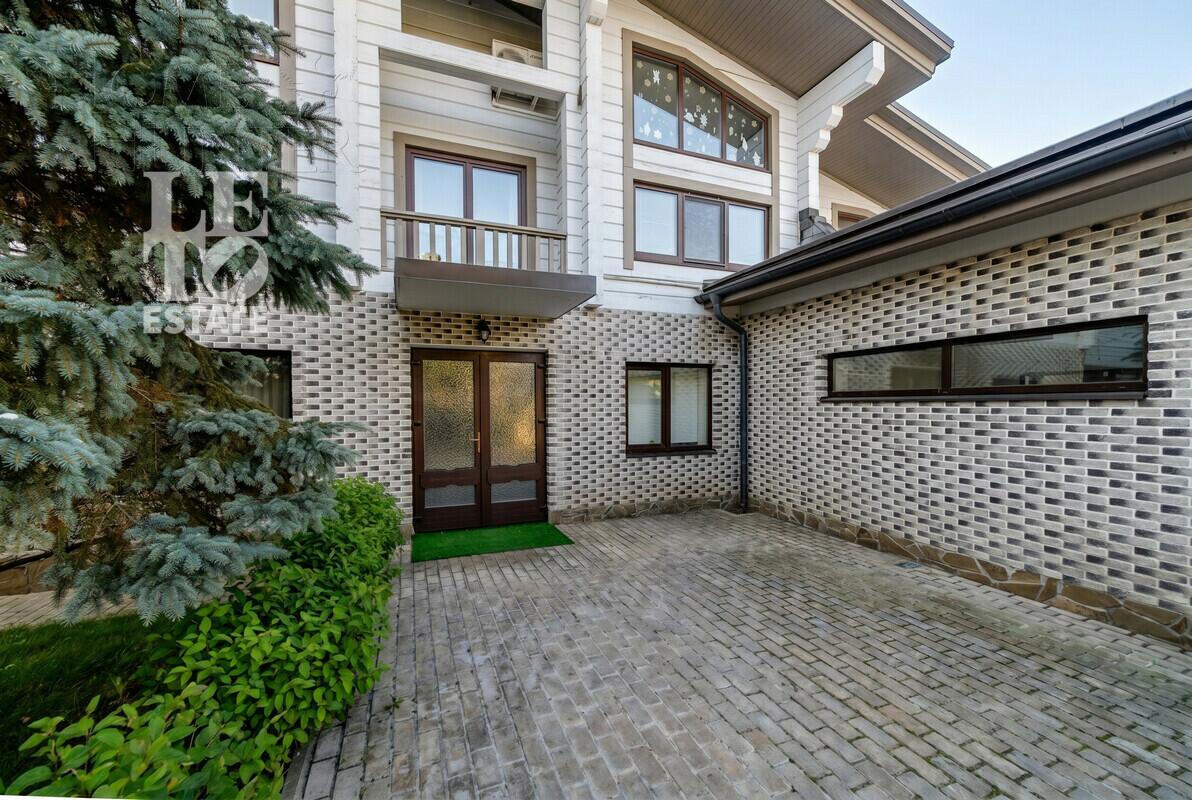 2-этажный коттедж 398 м² с отделкой