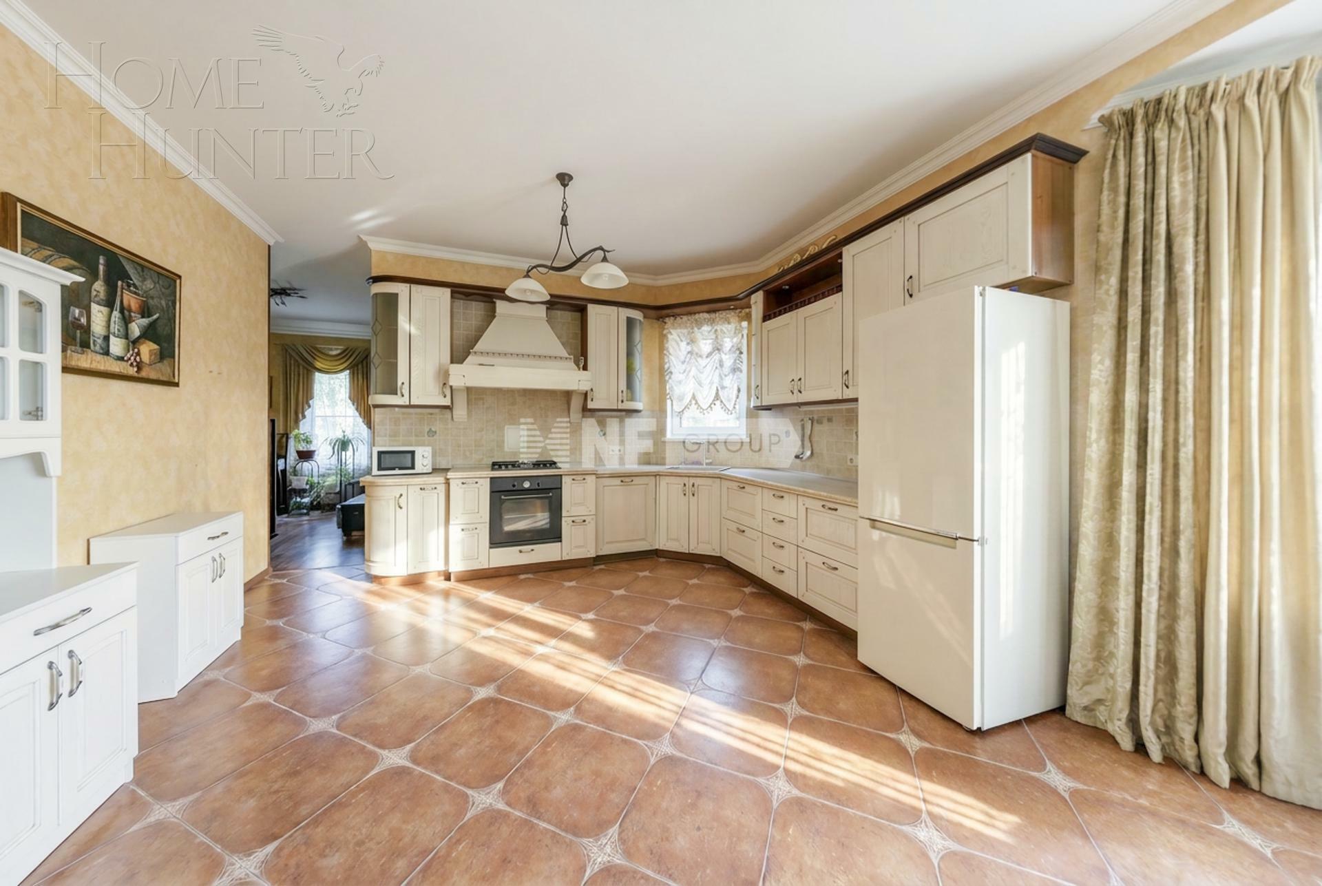 2-этажный коттедж 285 м² с отделкой