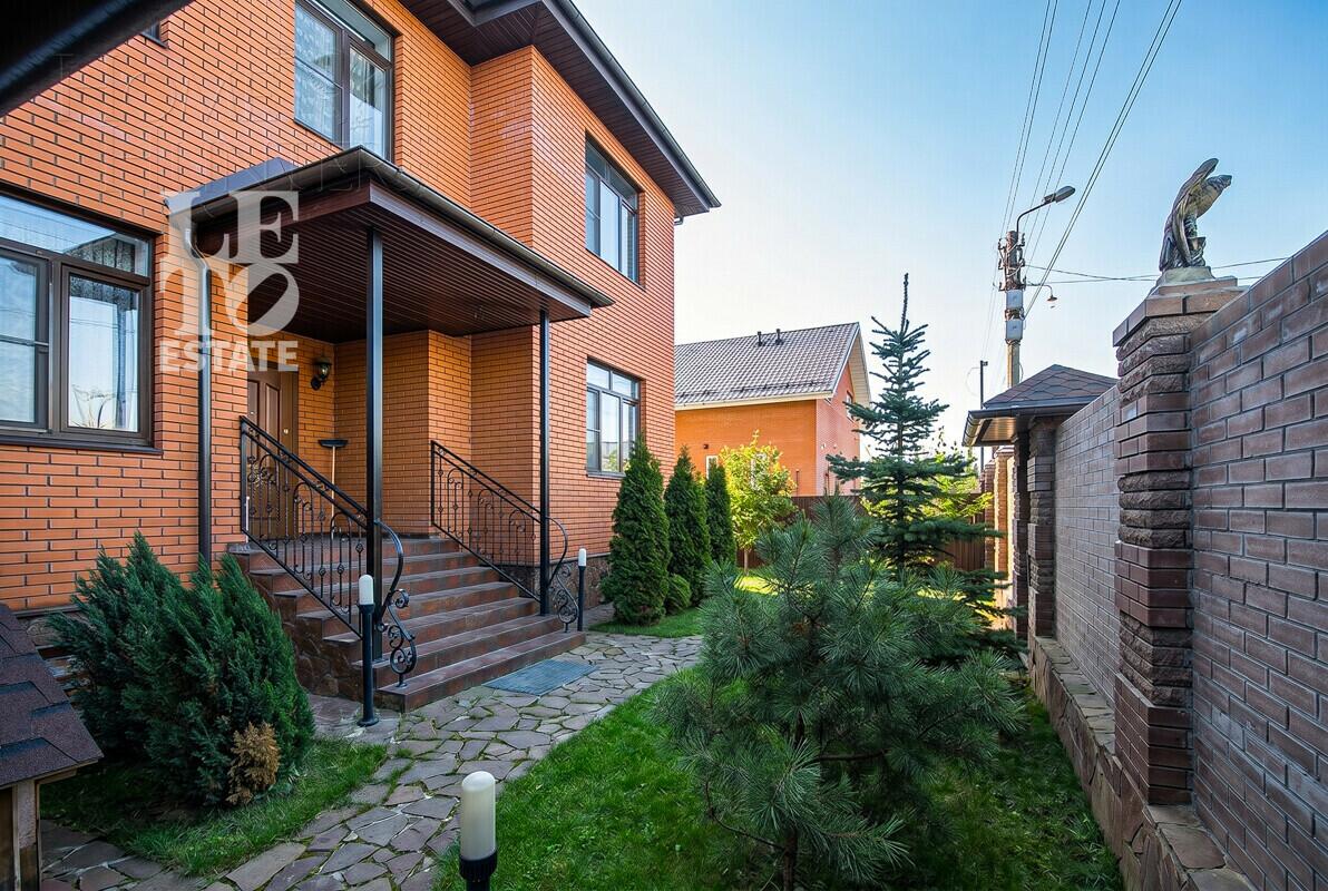 2-этажный коттедж 500 м² с отделкой