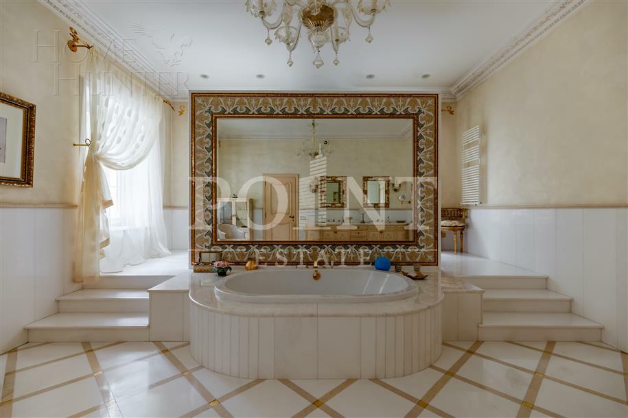 2-этажный коттедж 2 500 м² с отделкой