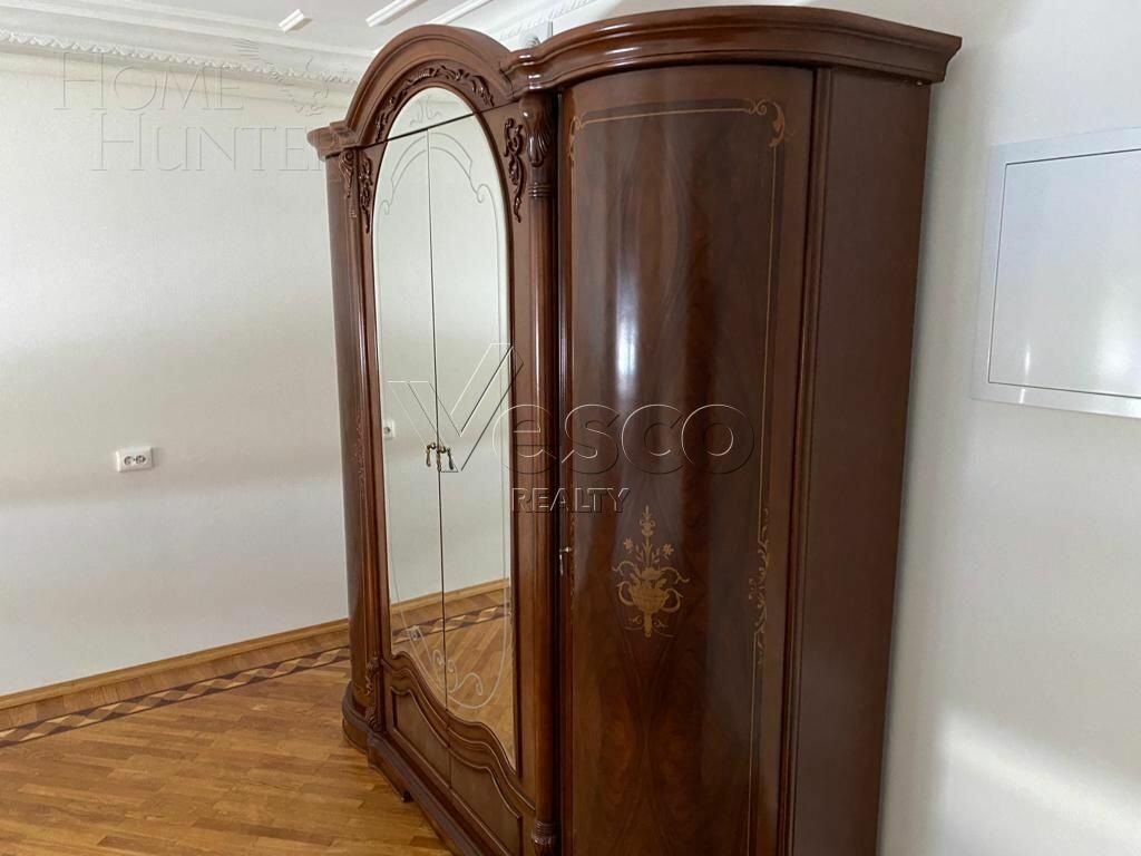 3-этажный коттедж 1 180 м² с отделкой
