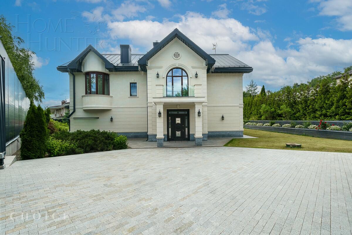 2-этажный коттедж 700 м² с отделкой