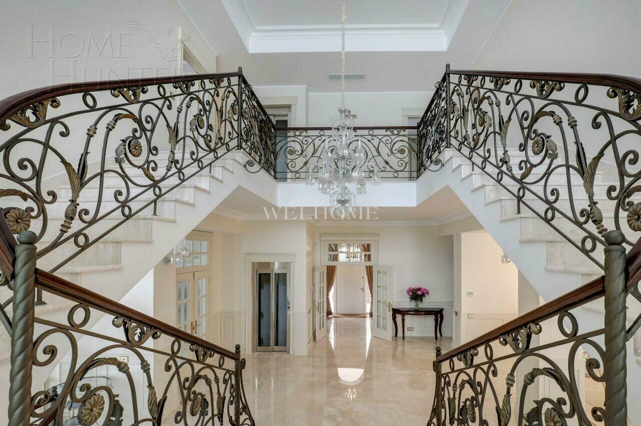 3-этажный коттедж 950 м² с отделкой