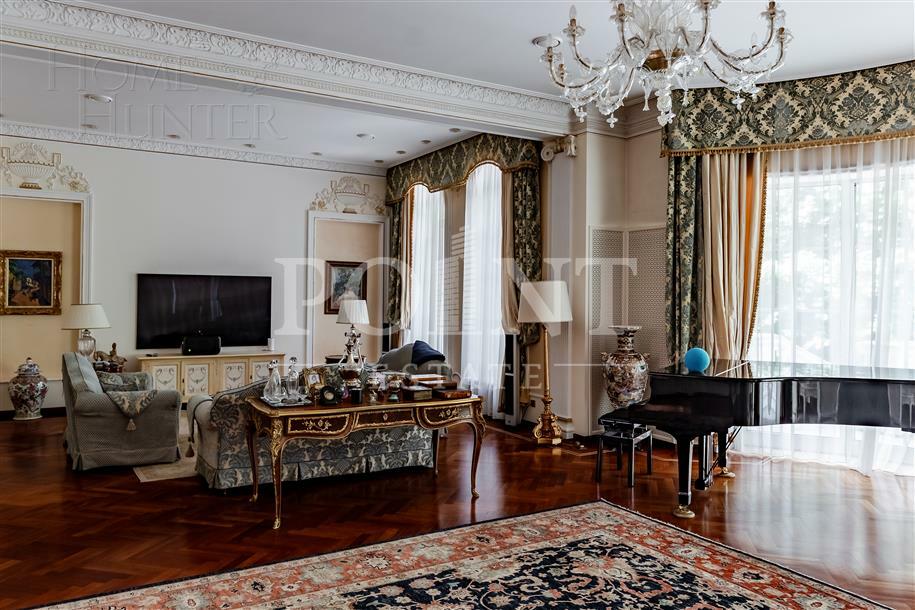 2-этажный коттедж 2 500 м² с отделкой