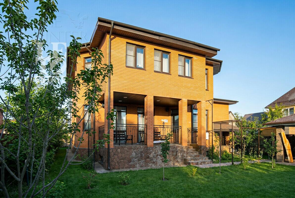 2-этажный коттедж 500 м² с отделкой