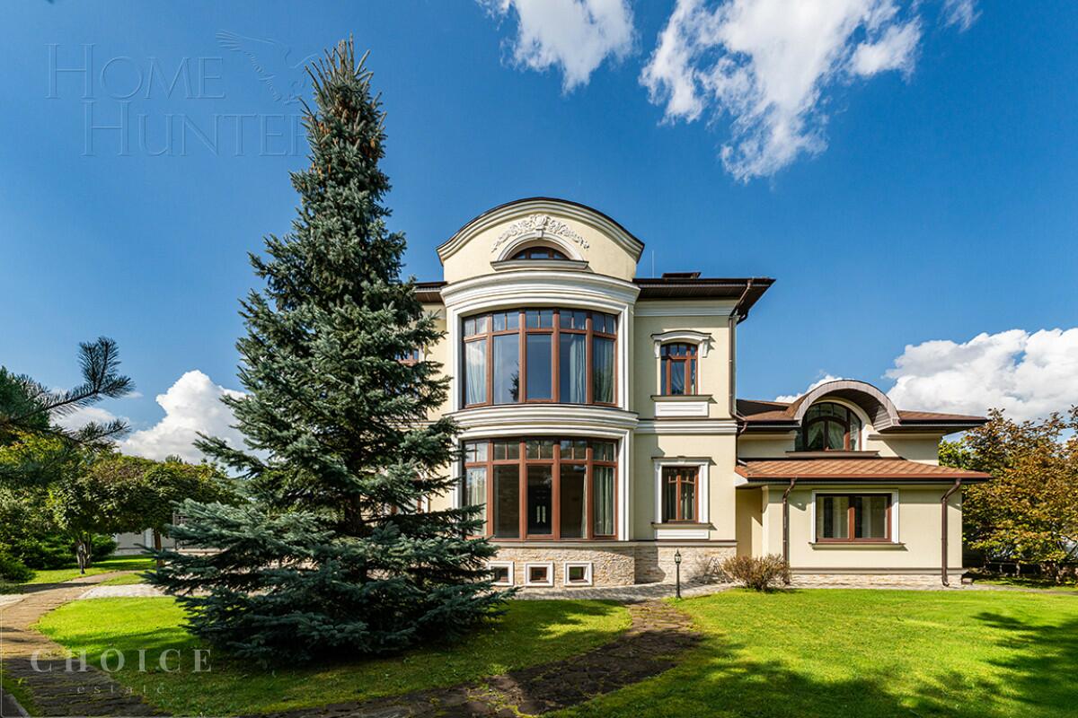 3-этажный коттедж 866 м² с отделкой