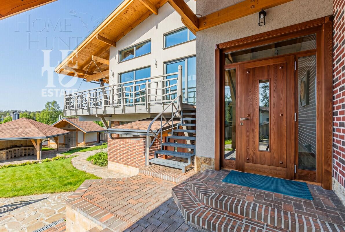 3-этажный коттедж 287.8 м² с отделкой