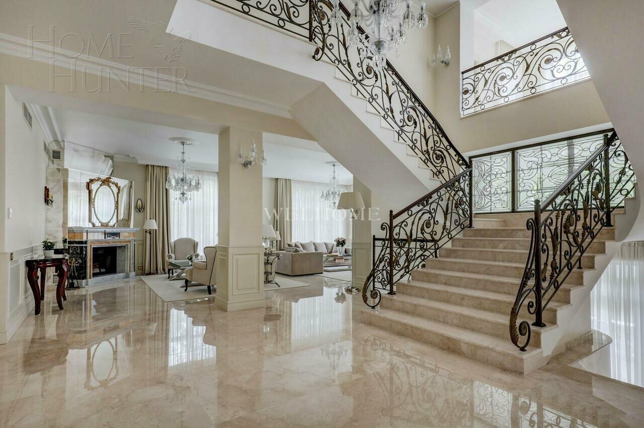 3-этажный коттедж 950 м² с отделкой