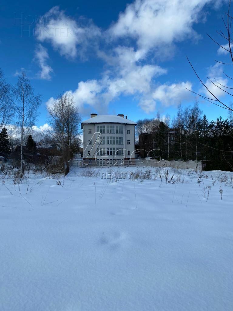 3-этажный коттедж 1 180 м² с отделкой