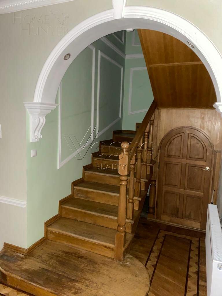 3-этажный коттедж 1 180 м² с отделкой