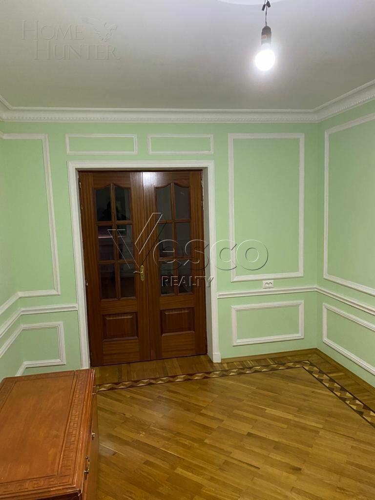 3-этажный коттедж 1 180 м² с отделкой