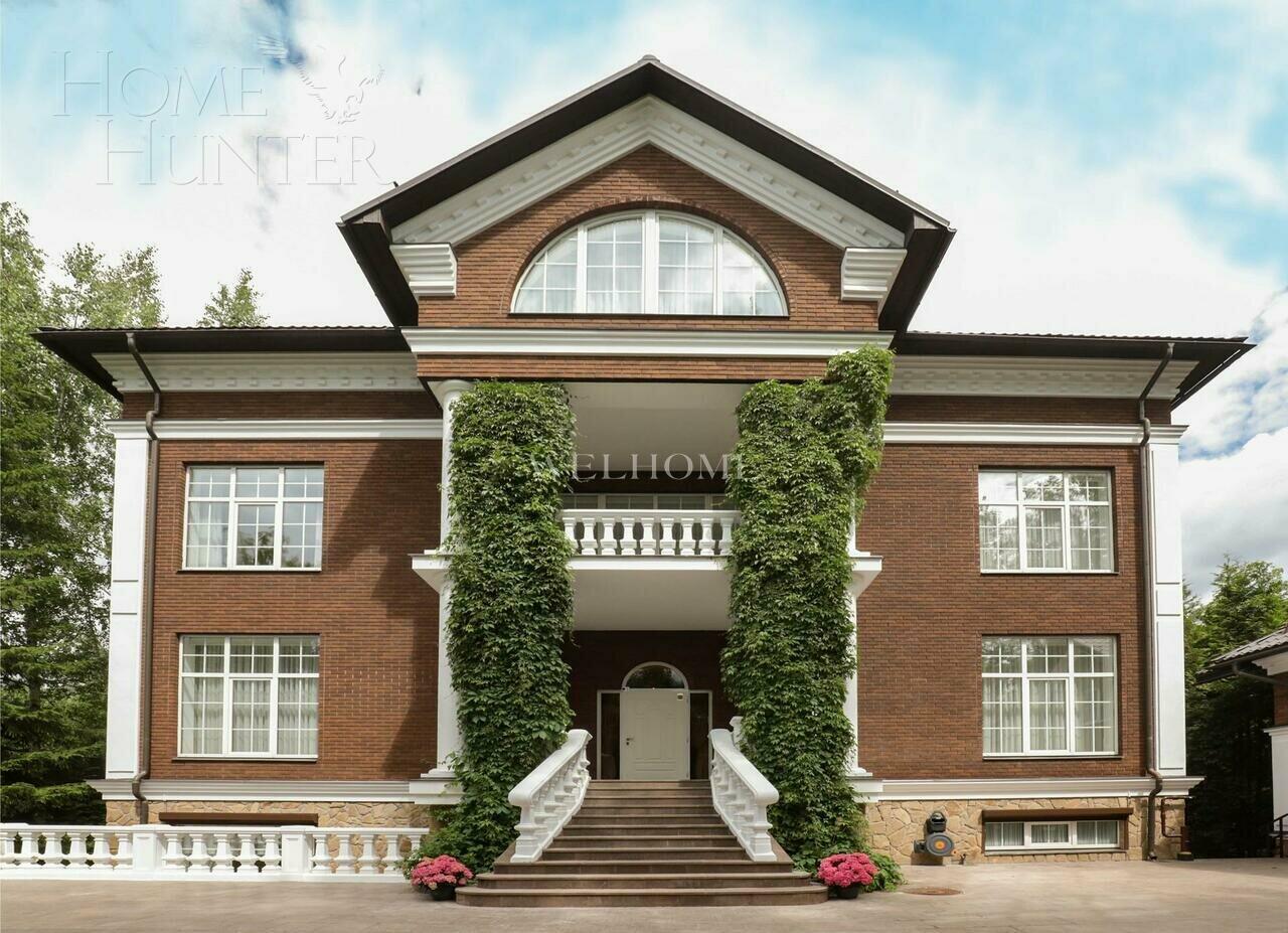3-этажный коттедж 950 м² с отделкой