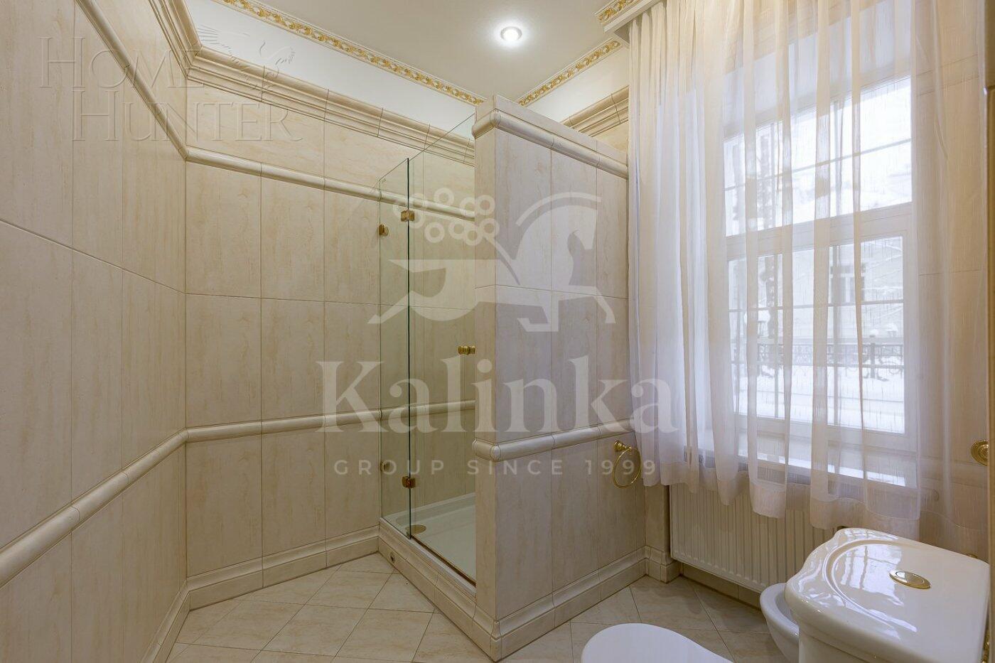 2-этажный коттедж 1 250 м² с отделкой