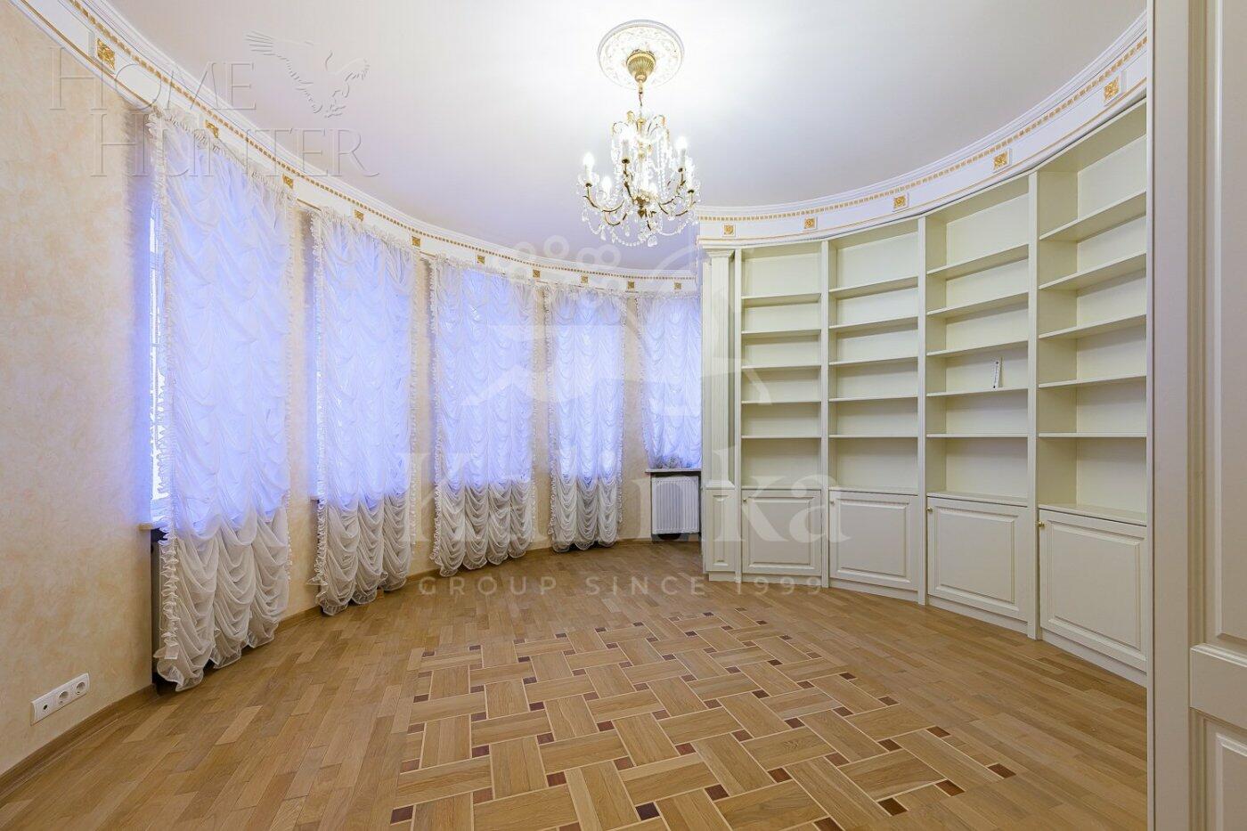 2-этажный коттедж 1 250 м² с отделкой