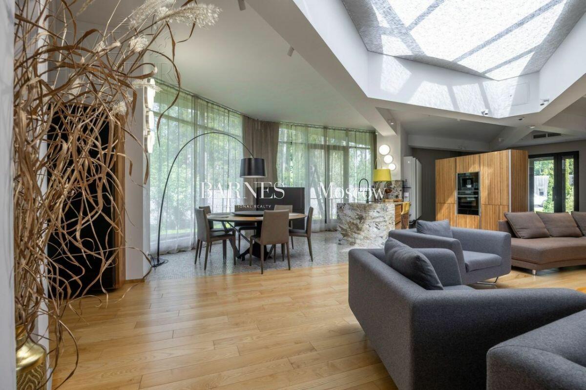 1-этажный коттедж 700 м² с отделкой