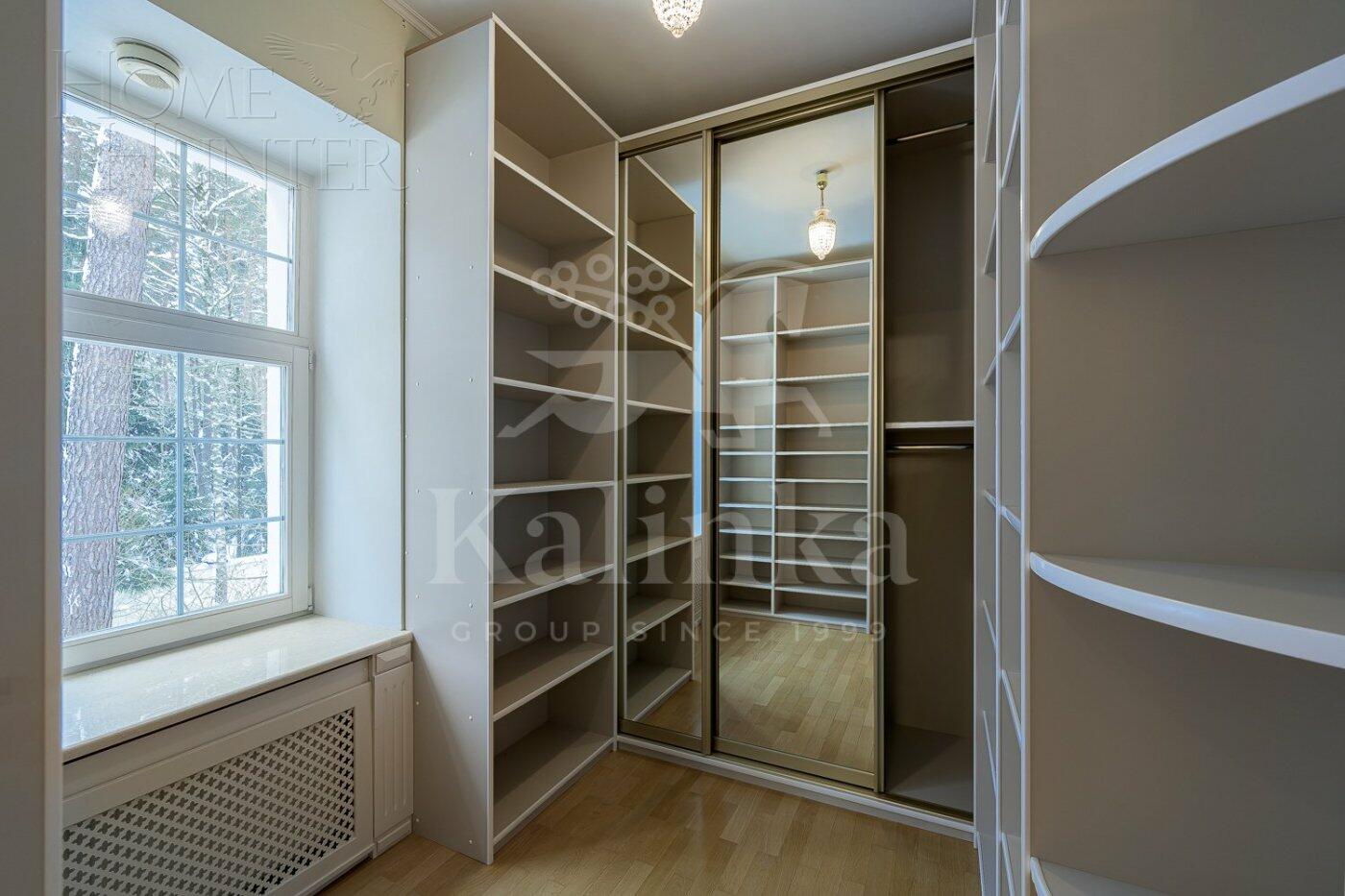 2-этажный коттедж 1 250 м² с отделкой