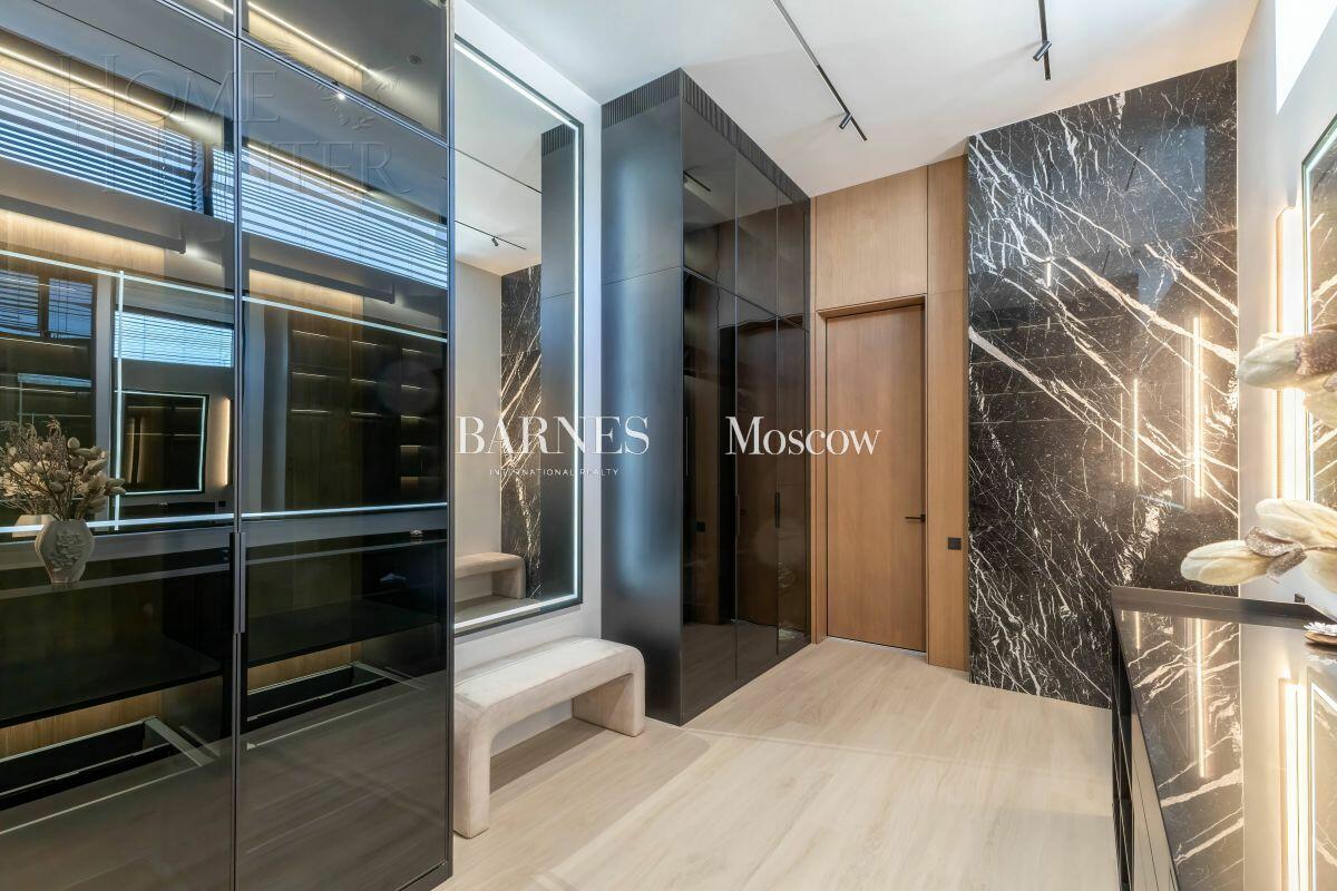 2-этажный коттедж 1 317 м² с отделкой