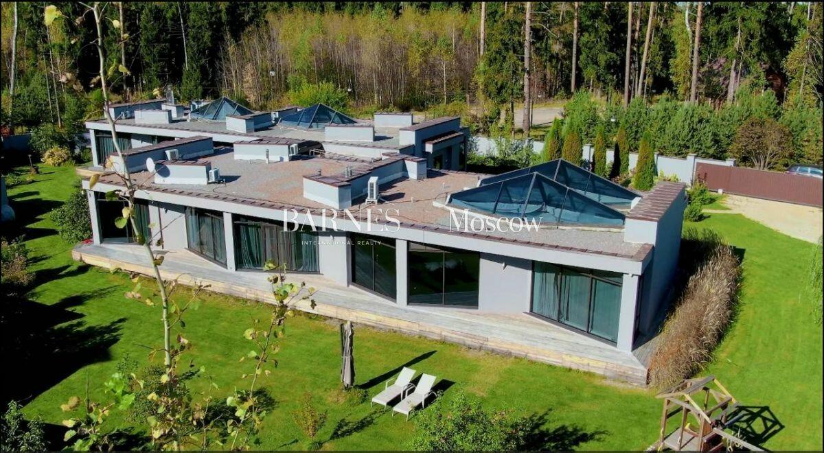 1-этажный коттедж 700 м² с отделкой