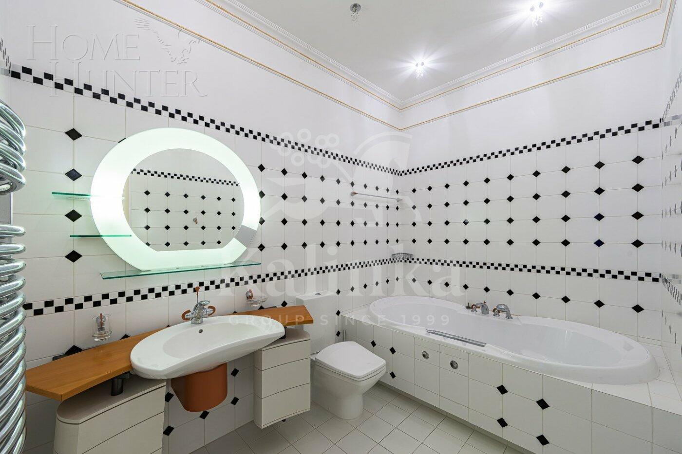 2-этажный коттедж 1 250 м² с отделкой