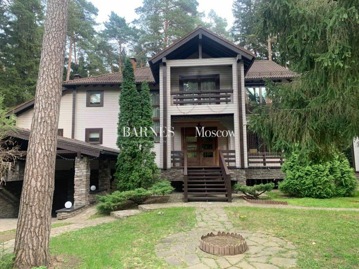 2-этажный коттедж 800 м² с отделкой