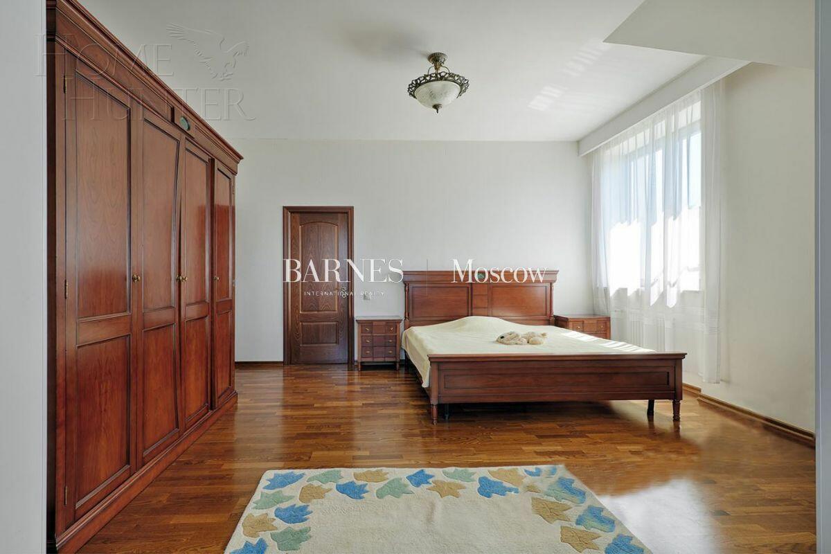 2-этажный коттедж 350 м² с отделкой