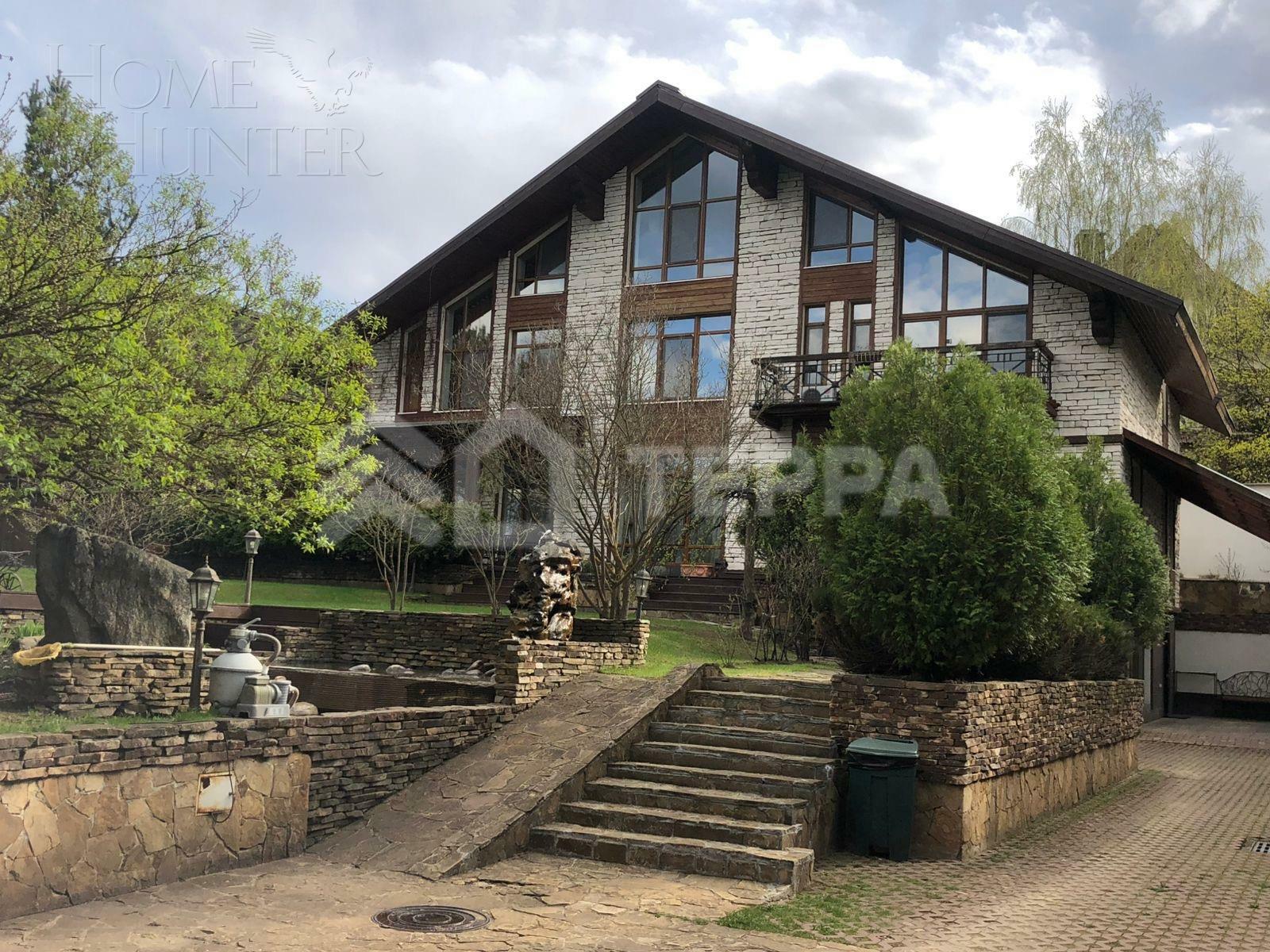 3-этажный коттедж 600 м² с отделкой