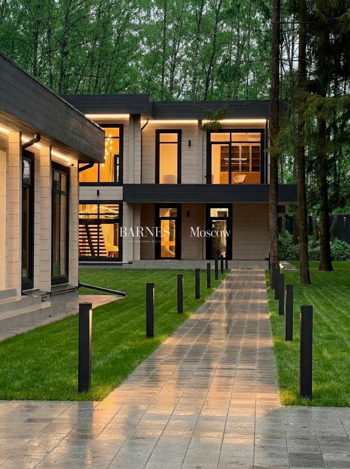 2-этажный коттедж 528.7 м² с отделкой