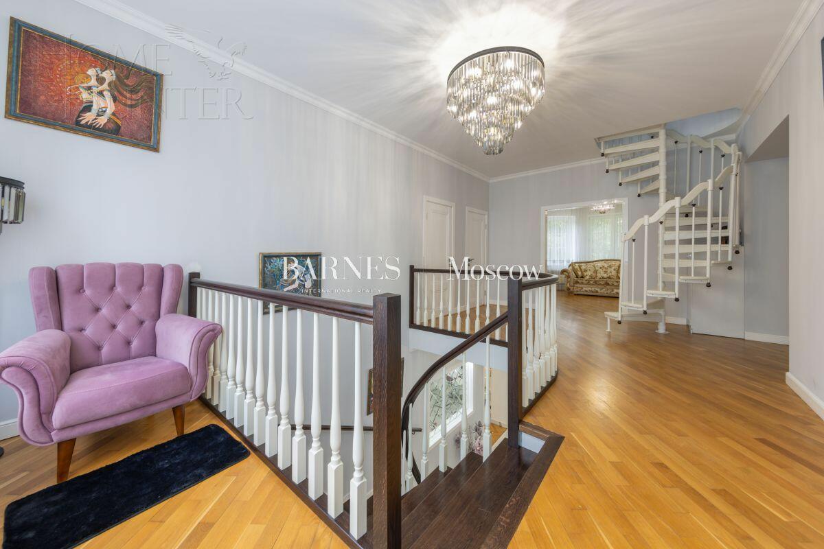 2-этажный коттедж 610 м² с отделкой