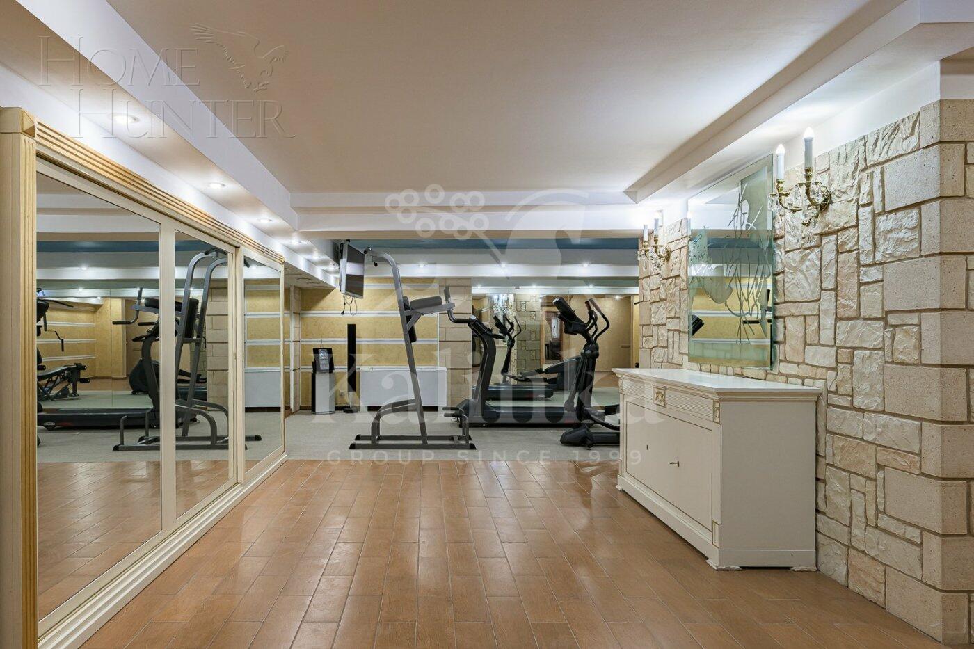 2-этажный коттедж 1 250 м² с отделкой