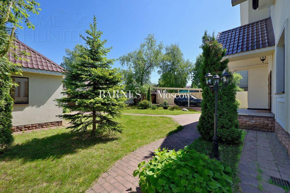 2-этажный коттедж 350 м² с отделкой