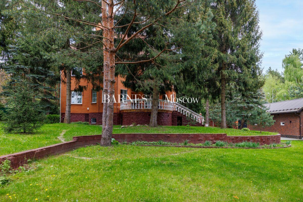 2-этажный коттедж 610 м² с отделкой