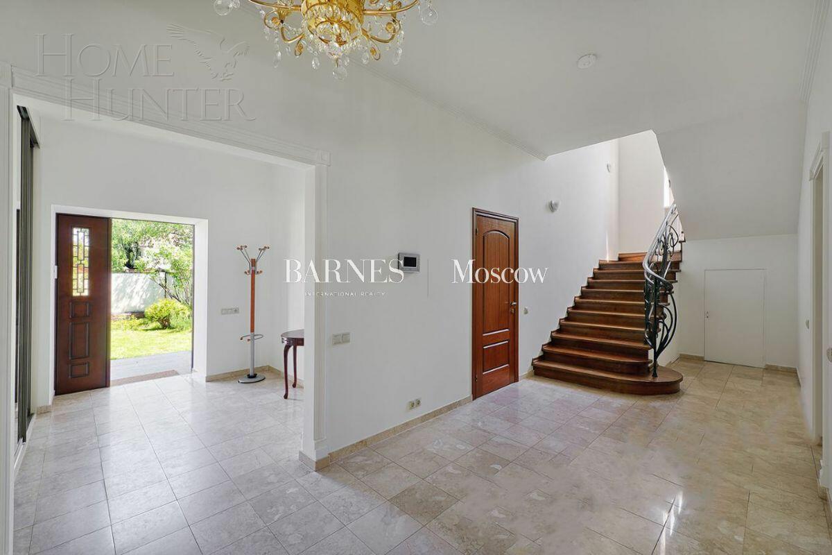 2-этажный коттедж 350 м² с отделкой