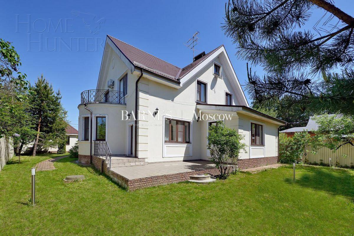 2-этажный коттедж 350 м² с отделкой