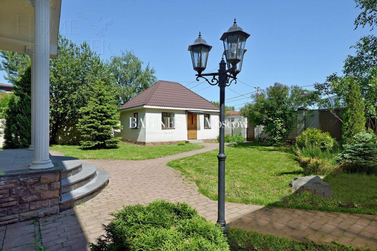 2-этажный коттедж 350 м² с отделкой