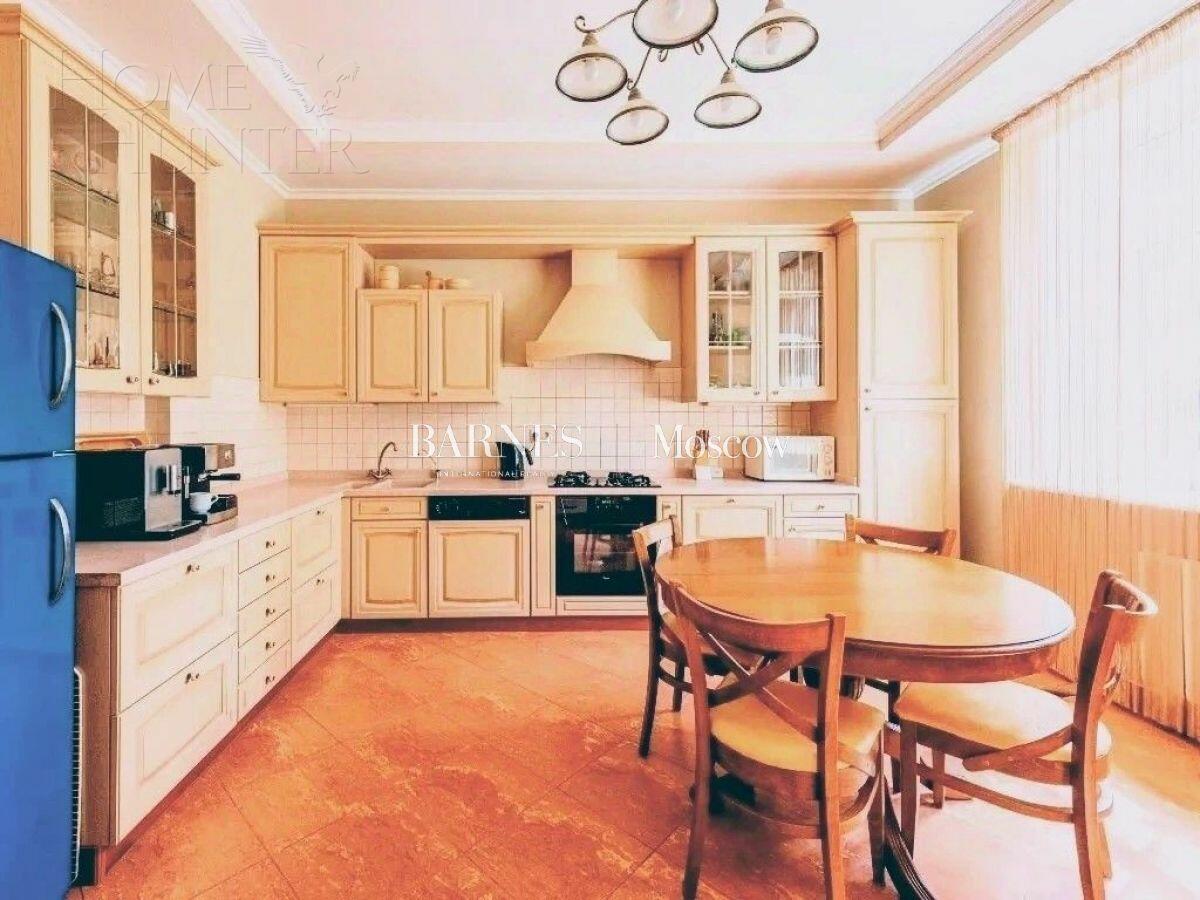 2-этажный коттедж 550 м² с отделкой