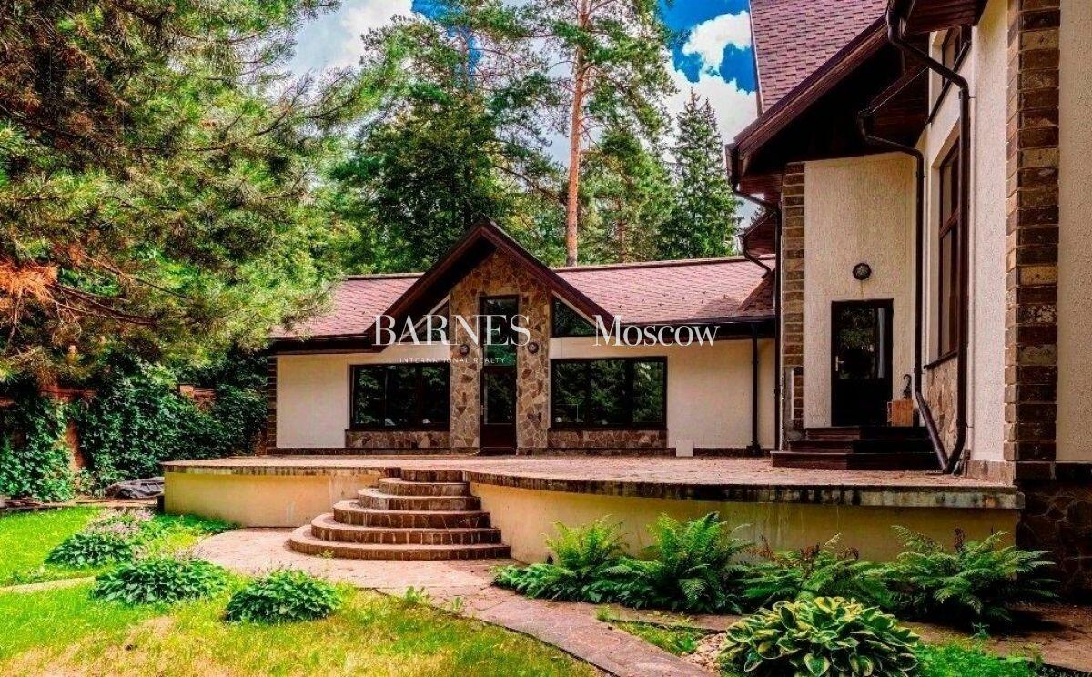 2-этажный коттедж 550 м² с отделкой