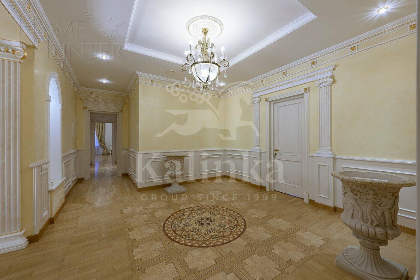 2-этажный коттедж 1 250 м² с отделкой