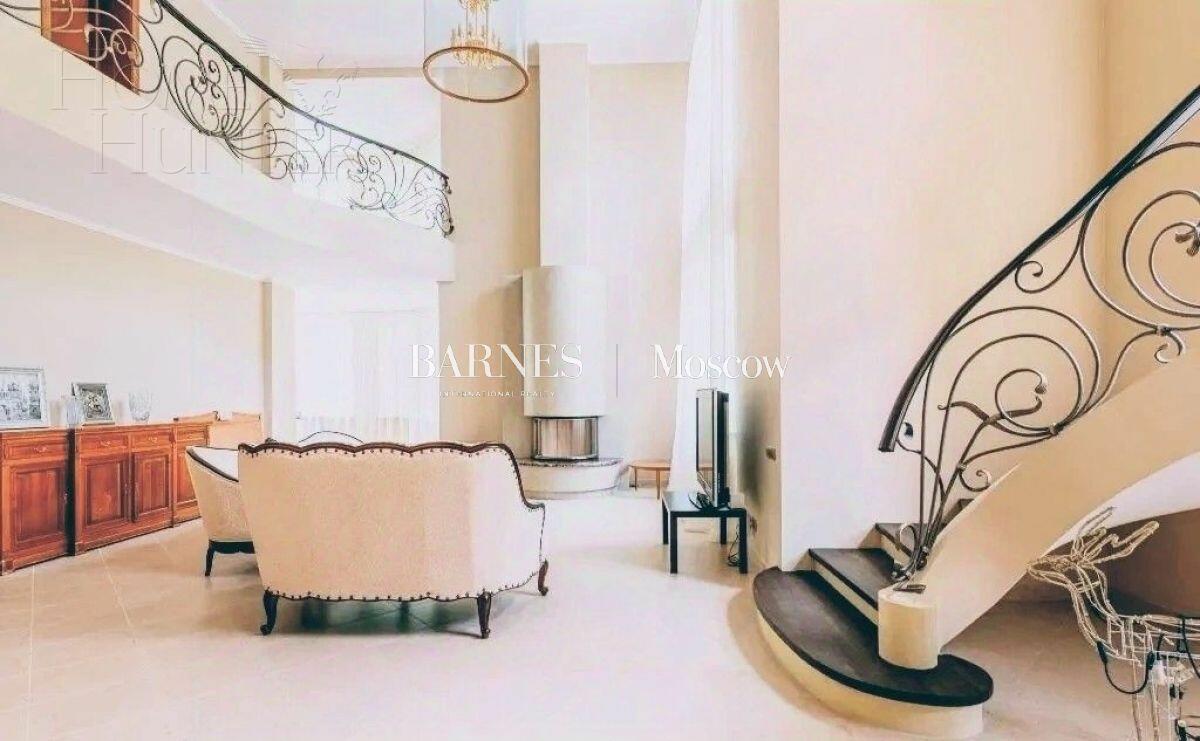 2-этажный коттедж 550 м² с отделкой