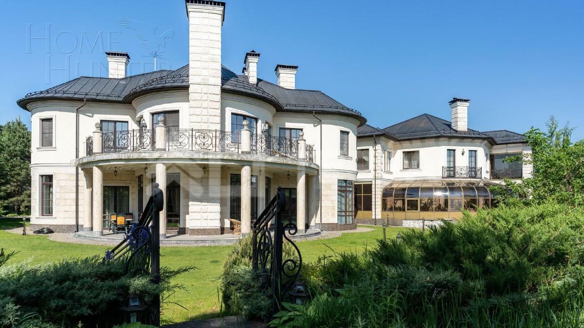 2-этажный коттедж 1 400 м² с отделкой