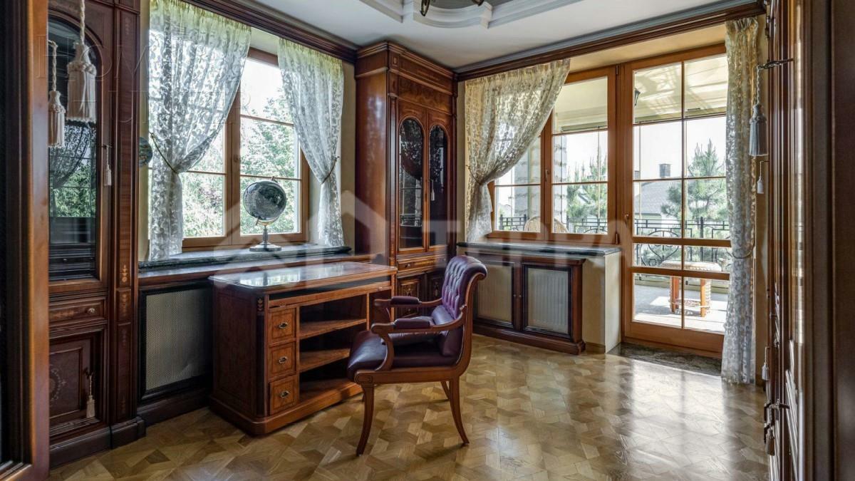 2-этажный коттедж 1 400 м² с отделкой
